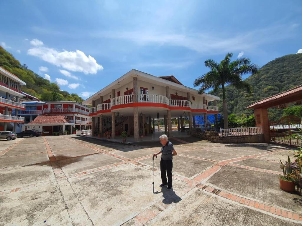 Hotel Mirador De La Montana 아풀로 외부 사진